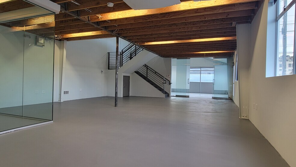 More Photos Of 277 Carolina St, San Francisco Flex For Lease