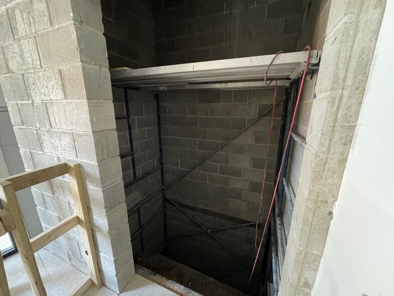 More Photos Of 40-48 W Burnside Ave, Bronx Storefront Retail Office For Lease