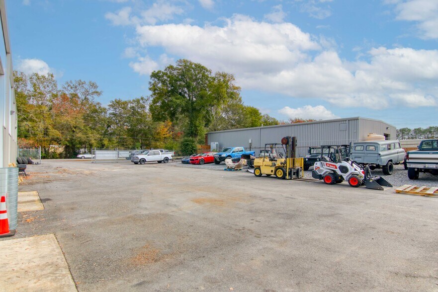 More Photos Of 7329 Spa Rd, Charleston Industrial For Sale