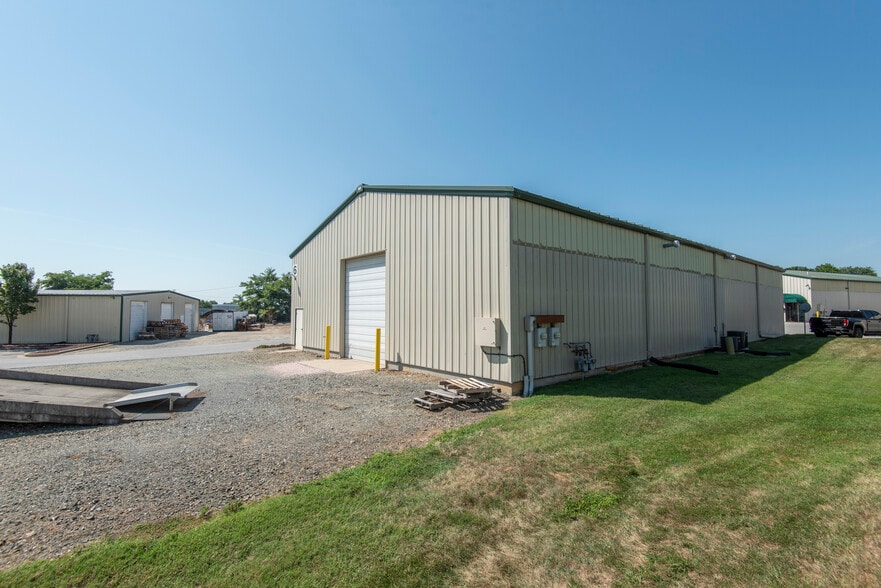 More Photos Of 19 Davidson Ln, New Castle Warehouse For Lease