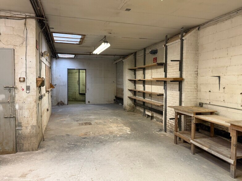 More Photos Of 11 Railroad Ave, Ridgefield Park Distribution For Lease