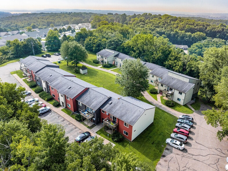 More Photos Of 2905 Winsor Dr, Eau Claire Apartments For Sale