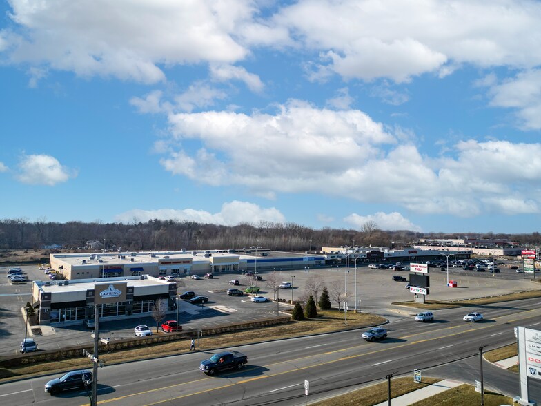 More Photos Of 4025-4141 24th Ave, Fort Gratiot Freestanding For Lease