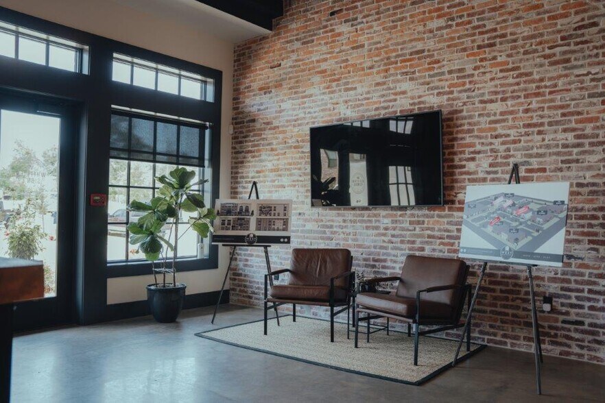 More Photos Of 91 S College St, Statesboro Warehouse For Lease