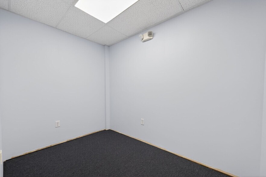 More Photos Of 3150 Willits Rd, Philadelphia Storefront Retail Office For Sale