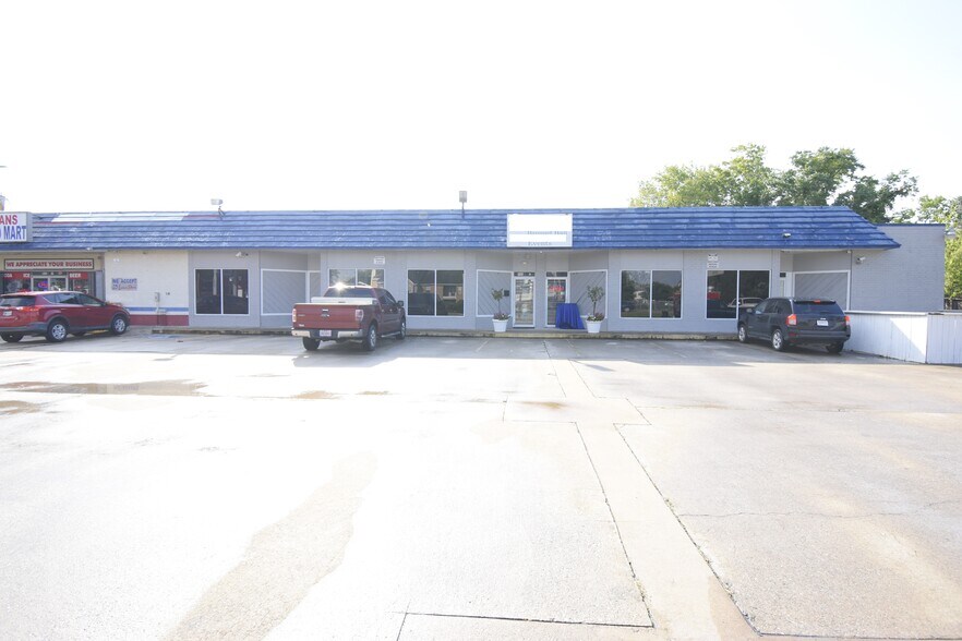 More Photos Of 550 FM 1959 Rd, Houston General Retail For Sale