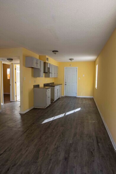 More Photos Of 1716 DuPont Ave, Memphis Apartments For Sale