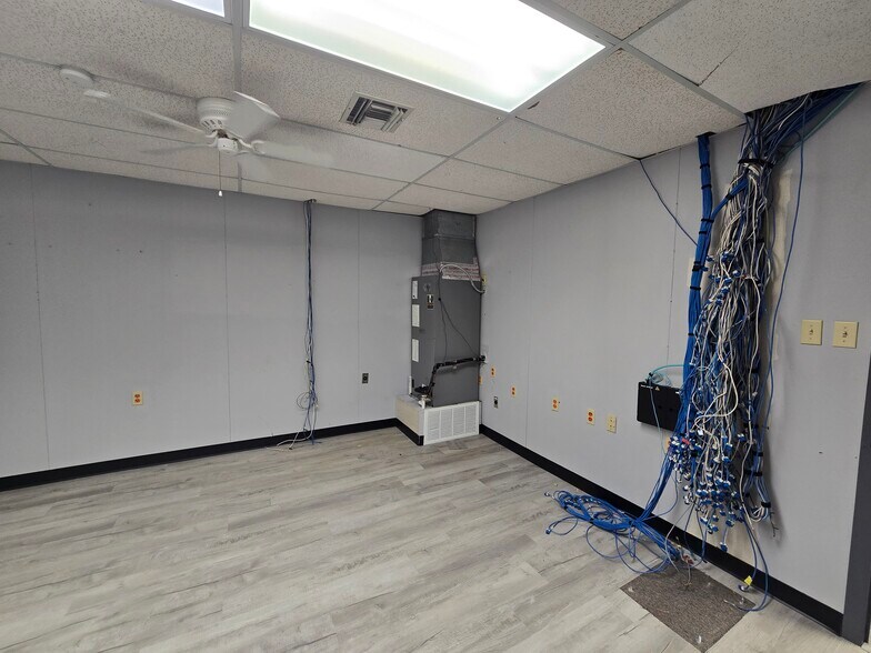 More Photos Of 2408 S 37th St, Temple Office For Sale
