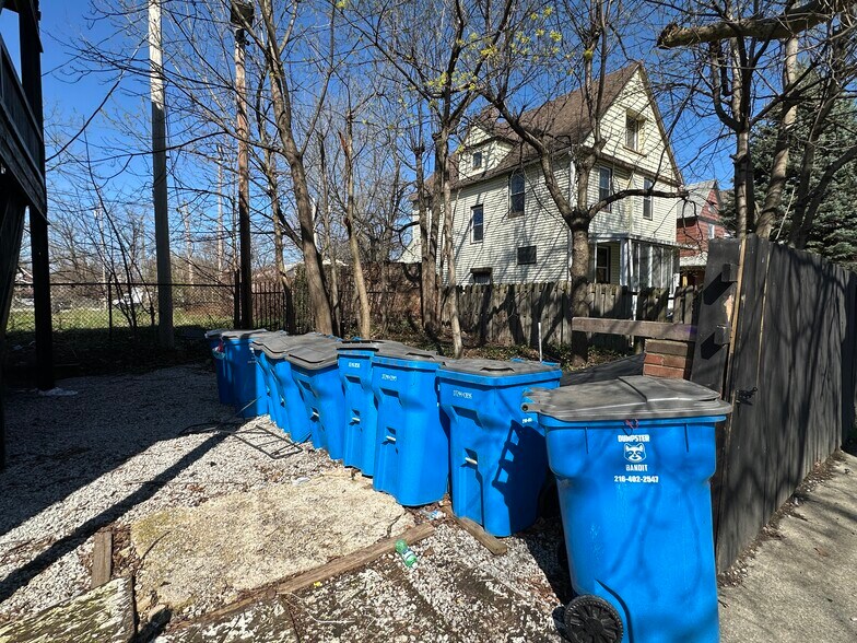 More Photos Of 11239 Superior Ave, Cleveland General Retail For Sale