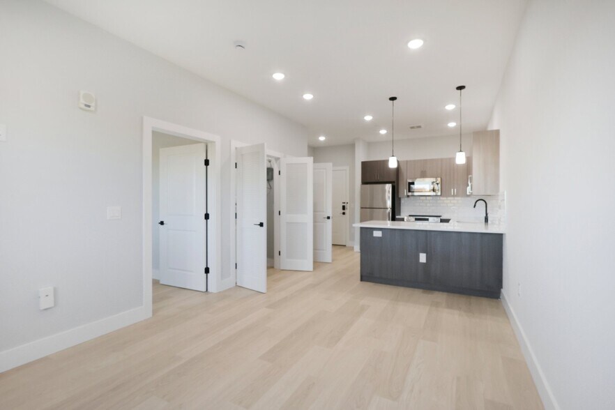 More Photos Of 34-40 Hudson St, Newark Apartments For Lease