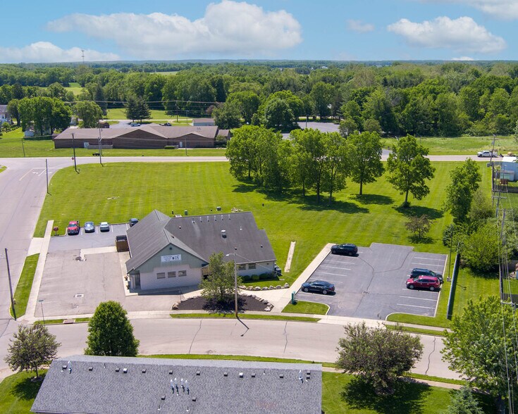 More Photos Of 500 Stonyridge Ave, Troy Veterinarian Kennel For Sale