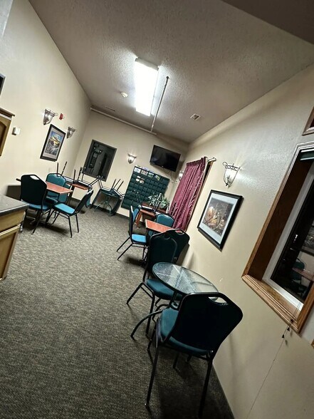 More Photos Of 288 US Highway 14 W, De Smet Hotel For Sale