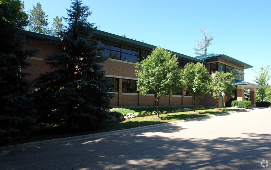 Primary Photo Of 8451 Boulder Ct, Commerce Township Office For Lease
