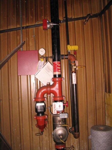 More Photos Of 10471 N Roscommon Rd, Roscommon Manufacturing For Sale