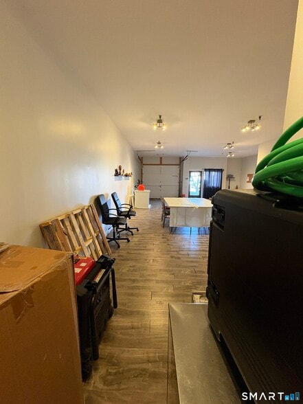 More Photos Of 400 Chapel Rd, South Windsor Light Manufacturing For Sale
