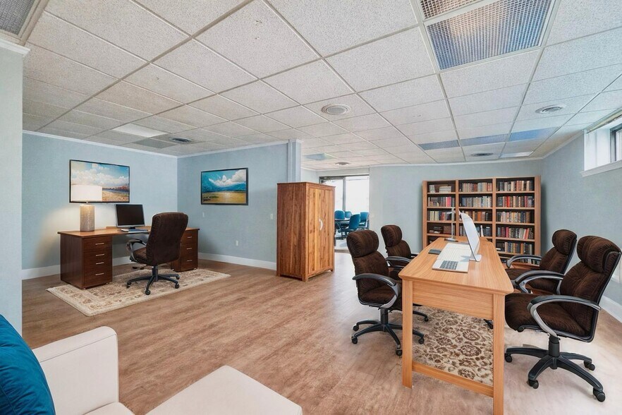 More Photos Of 1419 Leighton Ave, Anniston Office For Lease