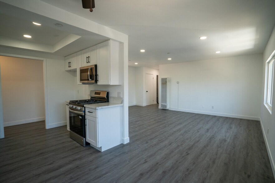 More Photos Of 810 S Flower St, Santa Ana Apartments For Sale