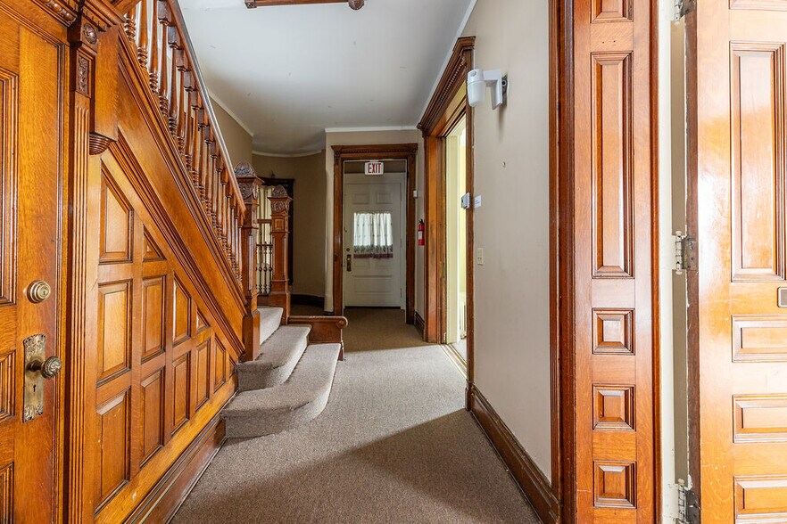 More Photos Of 1092 Main St, Buffalo Office For Lease