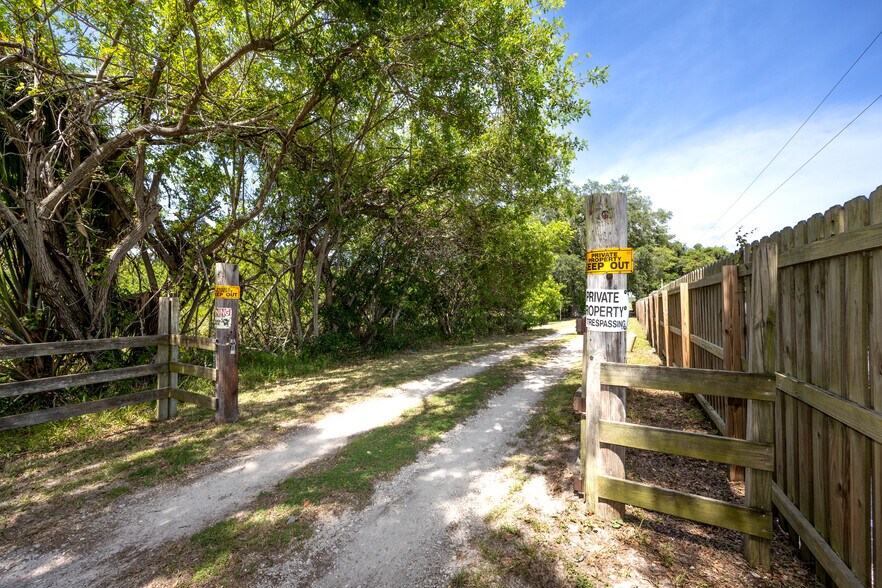 More Photos Of 12330 101st St, Largo Land For Sale