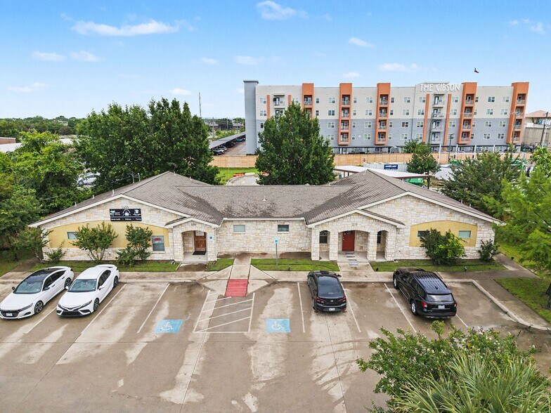 More Photos Of 2451-2461 Robinson Rd, Grand Prairie Medical For Sale