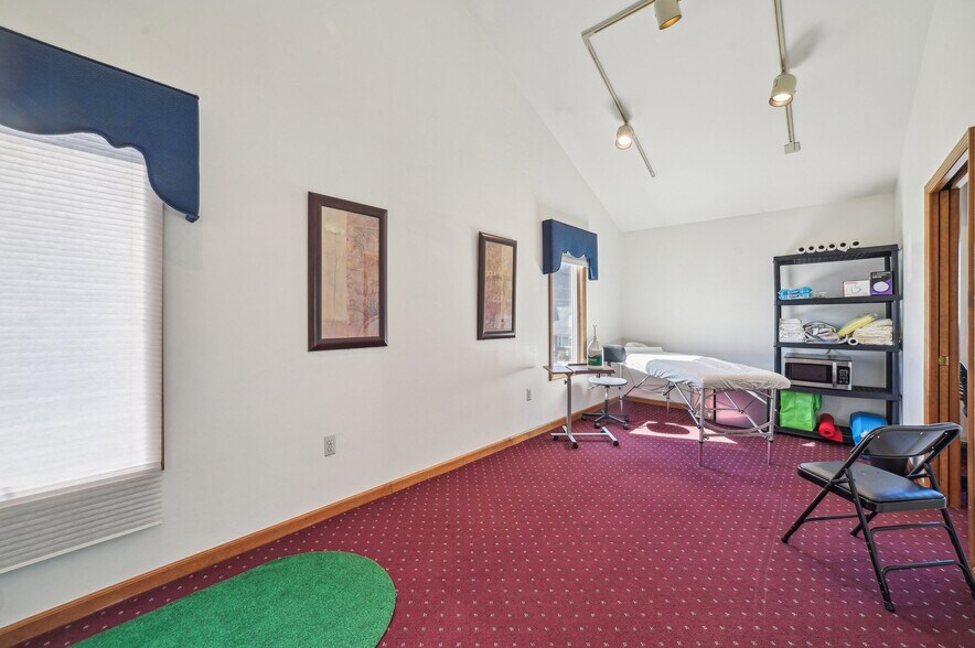 More Photos Of 188 Newark Pompton Tpke, Little Falls Office Residential For Sale
