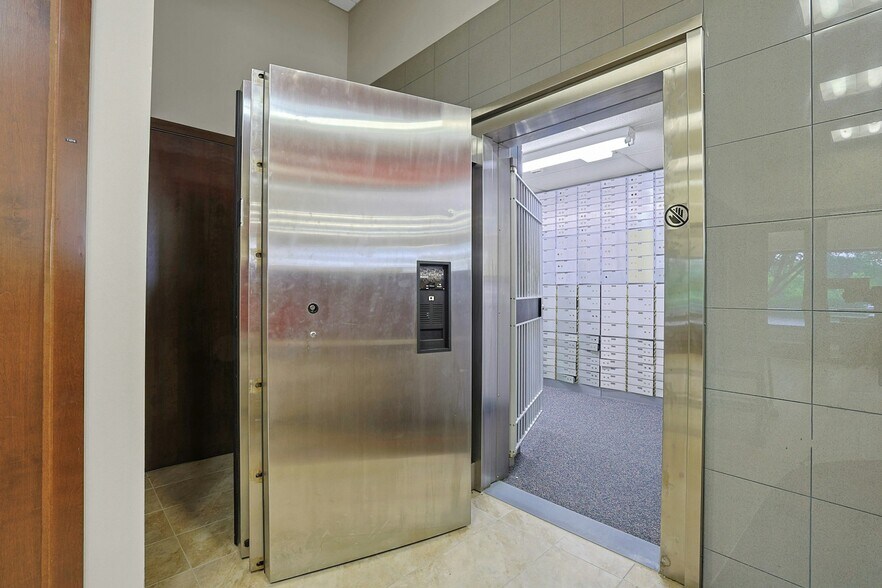 More Photos Of 1-3 Cavalry Dr, New City Storefront Retail Office For Lease