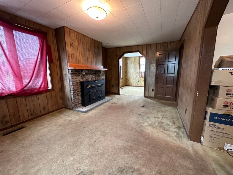 More Photos Of 322 W 3rd St, Bloomington General Retail For Sale