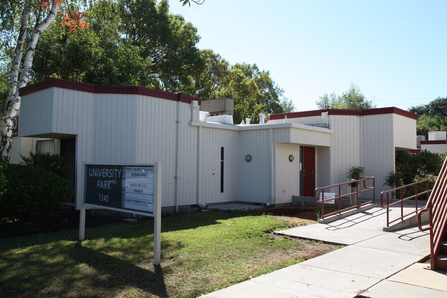 More Photos Of 1240 W Robinhood Dr, Stockton Medical For Lease