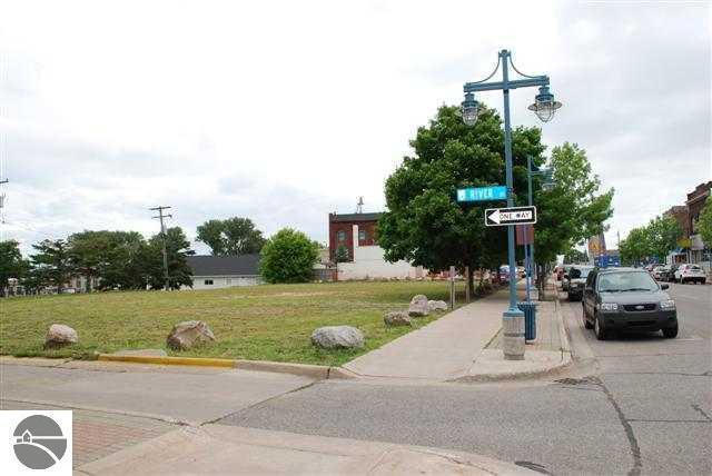 Primary Photo Of 118 W Portage Ave, Sault Sainte Marie Land For Sale