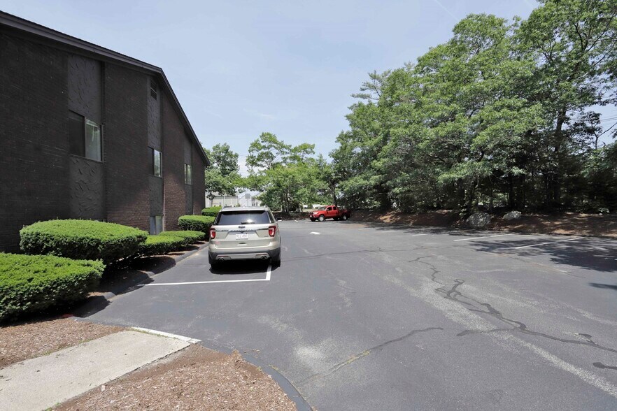 More Photos Of 1 Welby Rd, New Bedford Office For Sale