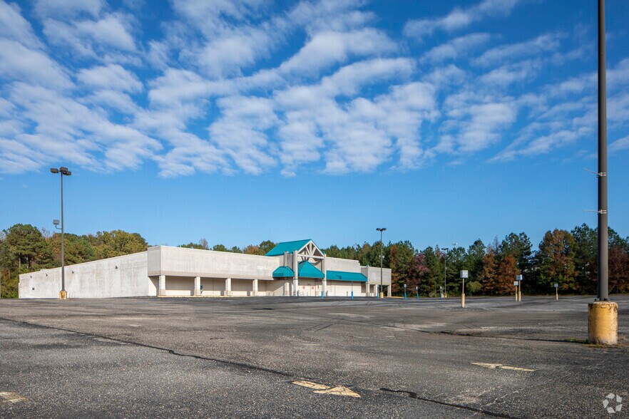 More Photos Of 2120 HWY 19 N, Meridian Freestanding For Lease