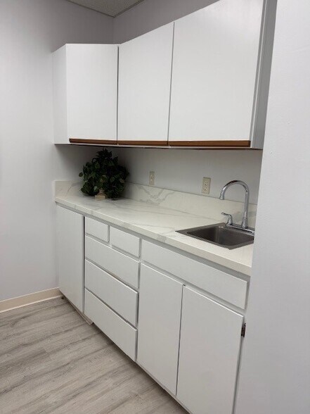 More Photos Of 24432 Muirlands Blvd, Lake Forest Medical For Lease