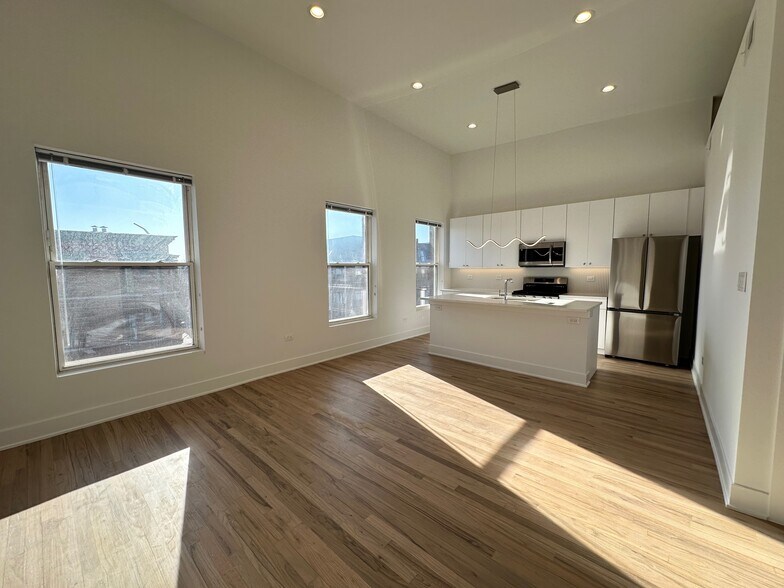 More Photos Of 1856 W Chicago Ave, Chicago Apartments For Sale