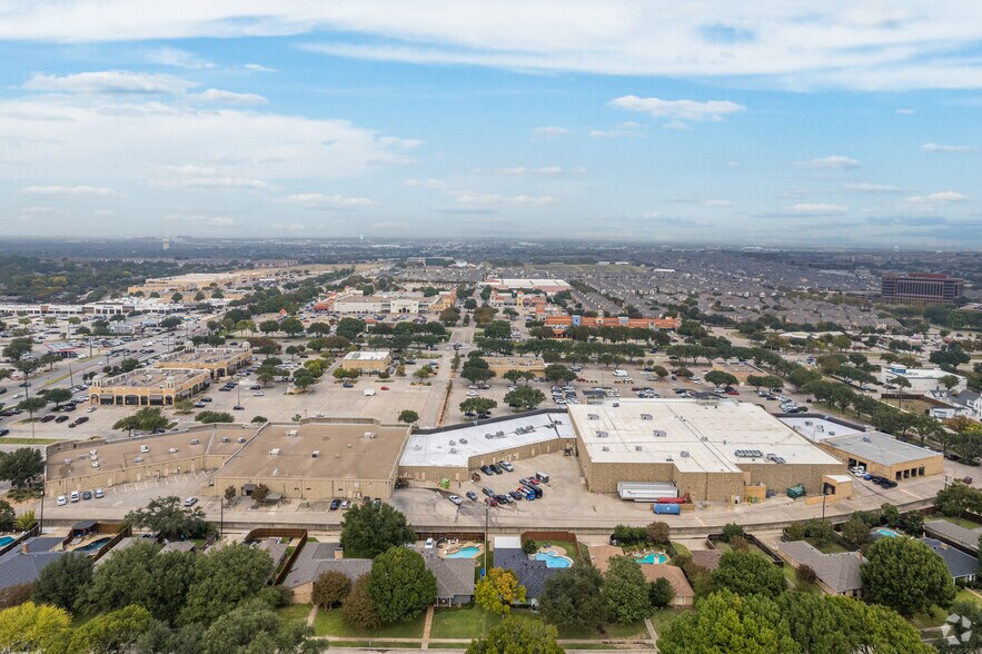 More Photos Of 1301-1469 W Campbell Rd, Richardson General Retail For Lease