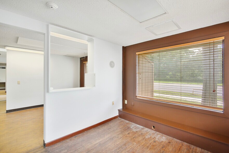 More Photos Of 3306 26th St W, Bradenton Medical For Sale