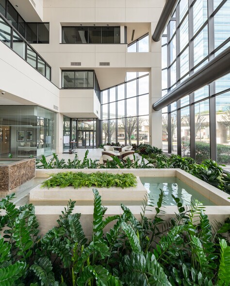 More Photos Of 1200 Riverplace Blvd, Jacksonville Office For Lease