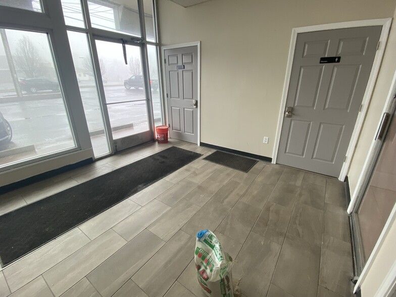 More Photos Of 49 Waterbury Rd, Prospect Storefront For Sale