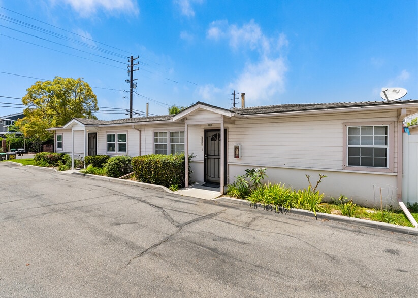 More Photos Of 384 E 16th St, Costa Mesa Apartments For Sale