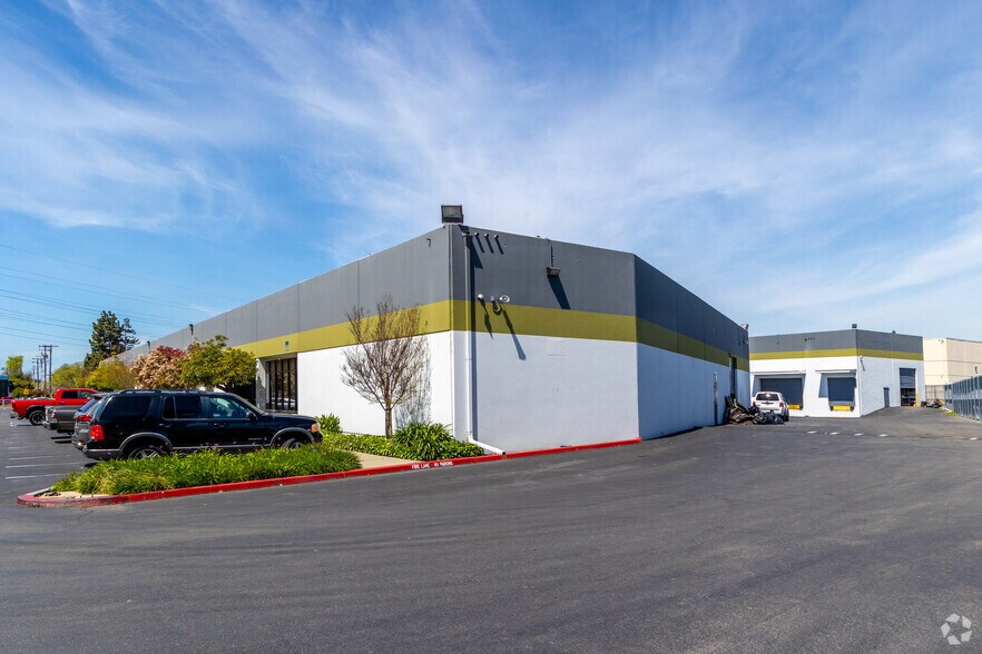 More Photos Of 2050-2090 Edison Ave, San Leandro Warehouse For Lease