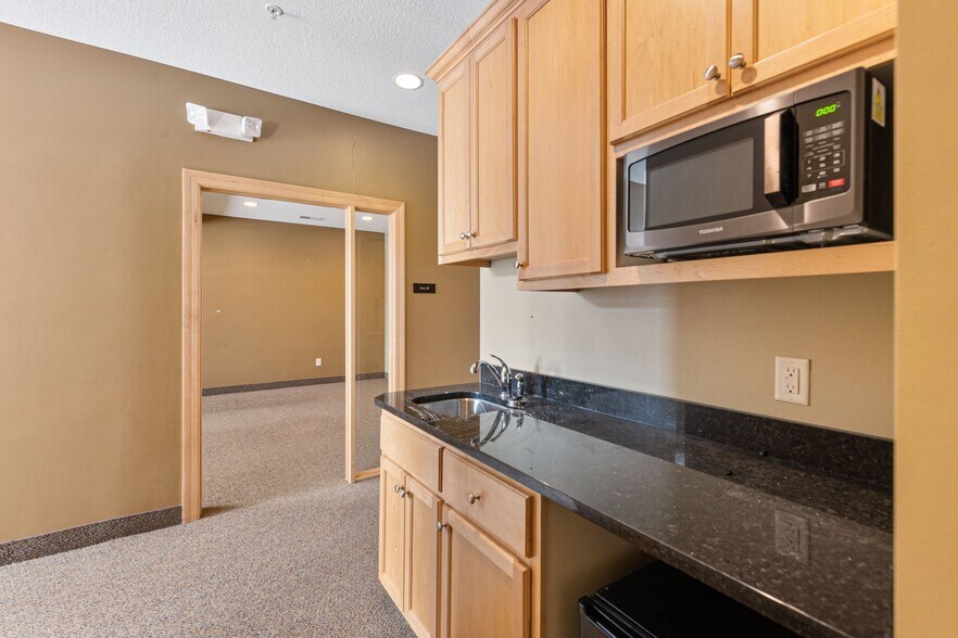 More Photos Of 1509 Southcross Dr W, Burnsville Office For Sale