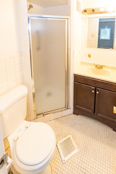 More Photos Of 3809 Clarks Ln, Baltimore Apartments For Sale