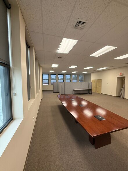 More Photos Of 3218 Lake Shore Rd, Buffalo Office For Lease