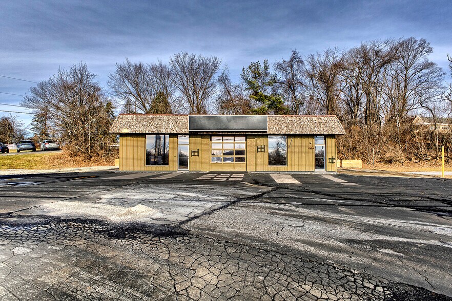 Primary Photo Of 6781 US-30, Jeannette Flex For Lease