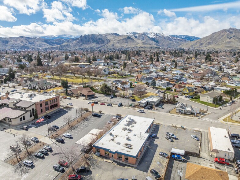 More Photos Of 325 Chelan Ave, Wenatchee Office For Lease