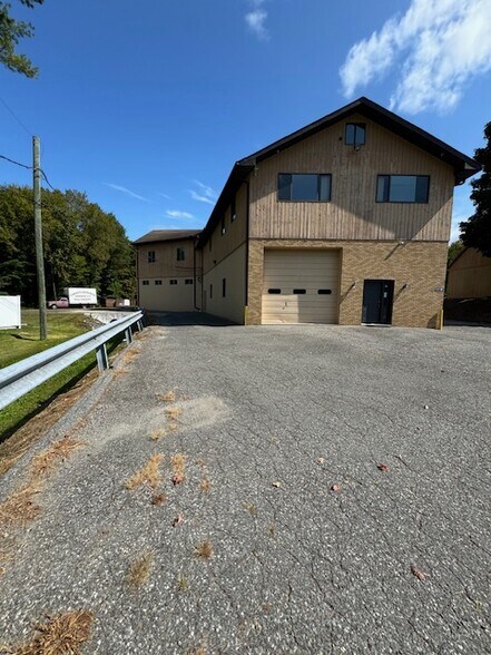 More Photos Of 8 Maple Dr, Monroe Warehouse For Lease