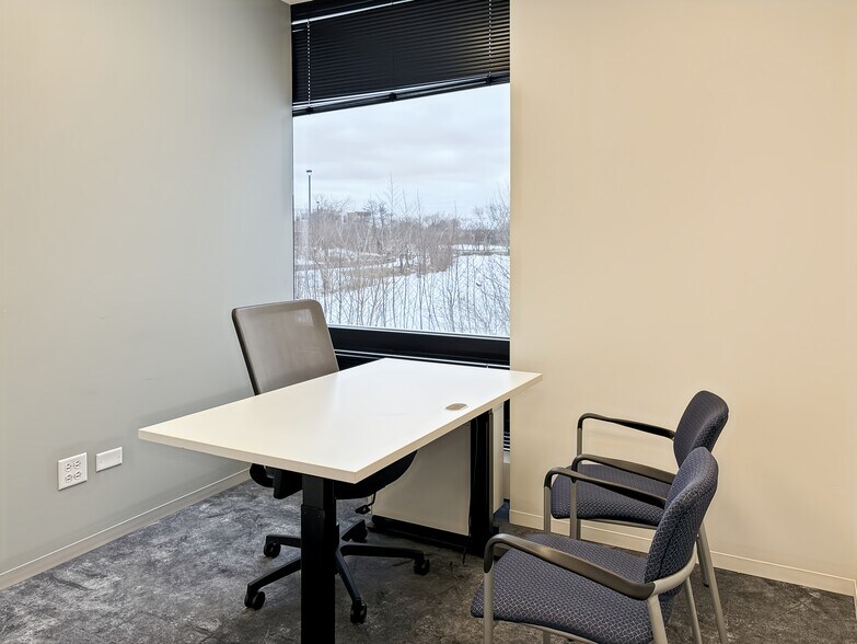 More Photos Of 544 Lakeview Pkwy, Vernon Hills Coworking Space