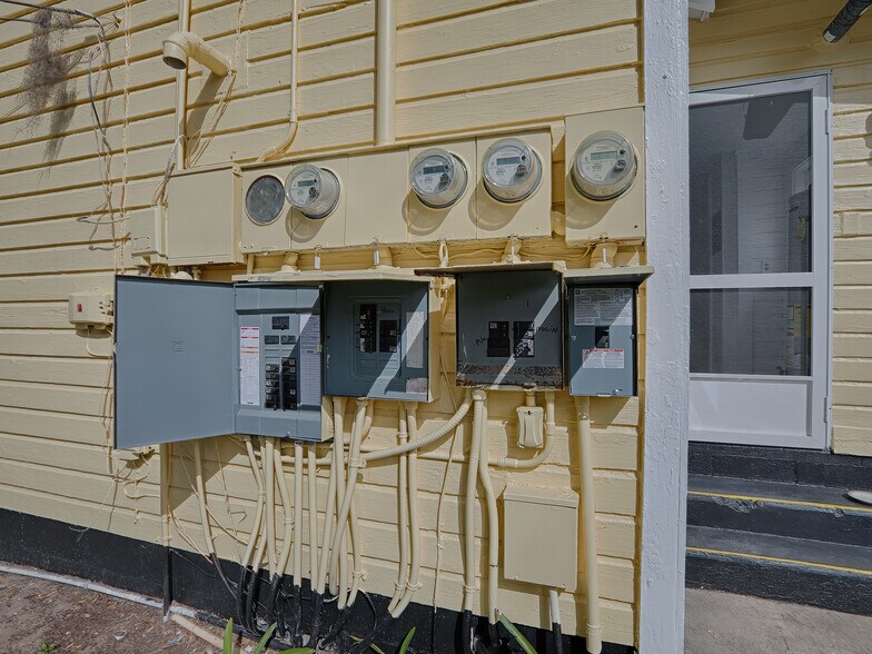 More Photos Of 422 E Citrus Ave, Eustis Multifamily For Sale