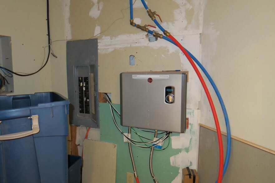 More Photos Of 229 State Route 99, Winslow Specialty For Sale