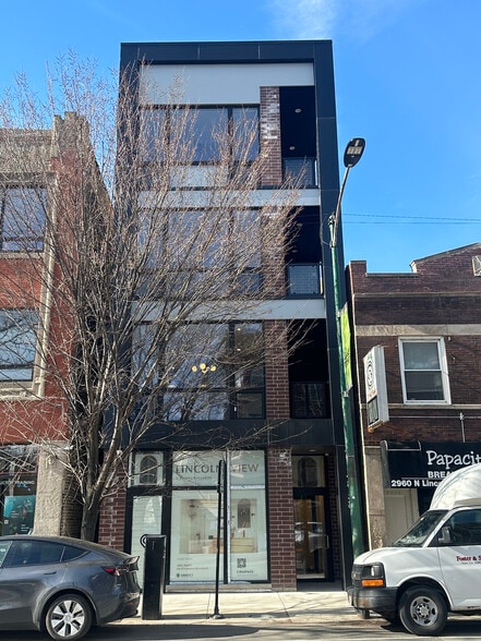 More Photos Of 2956 N Lincoln Ave, Chicago General Retail For Lease