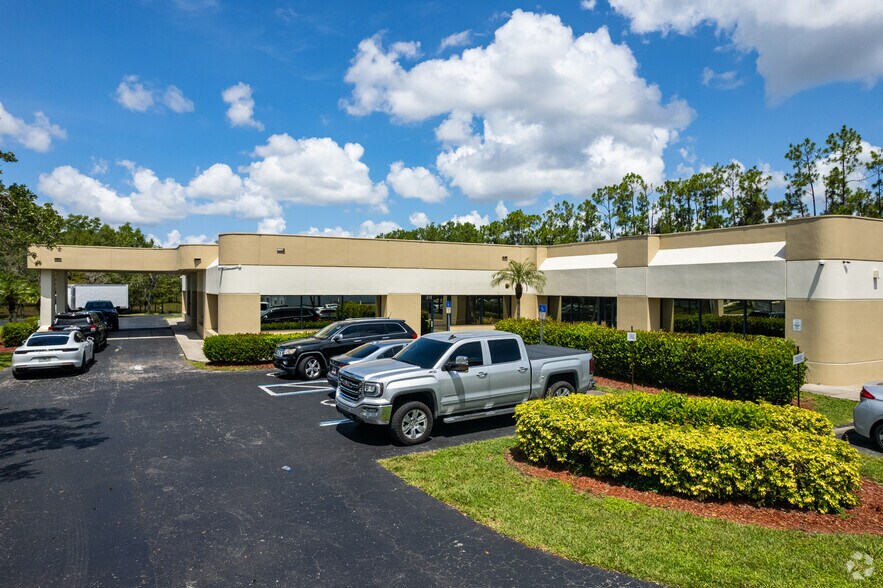More Photos Of 10061 Amberwood Rd, Fort Myers Flex For Lease